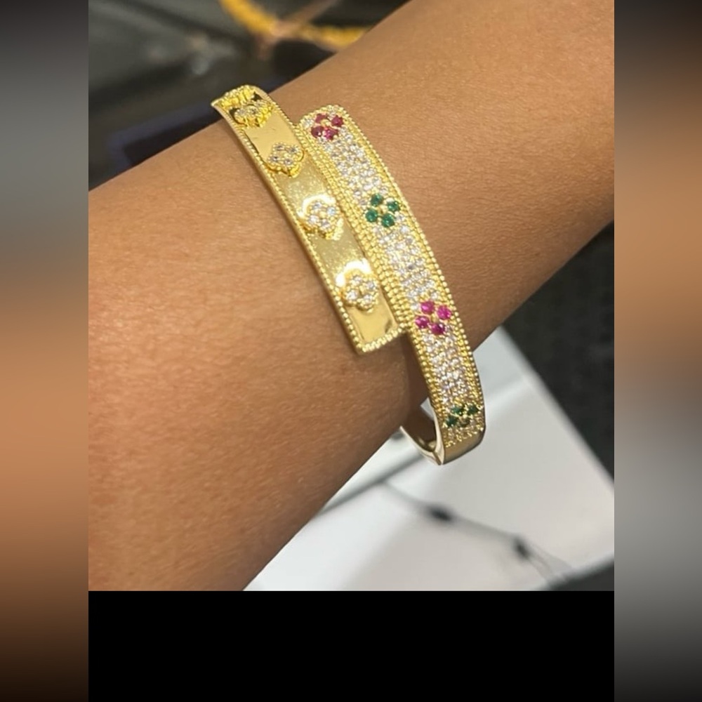 14kt Gold plated clover bracelet with clear Swarovski elements #121 - Picture 8 of 11